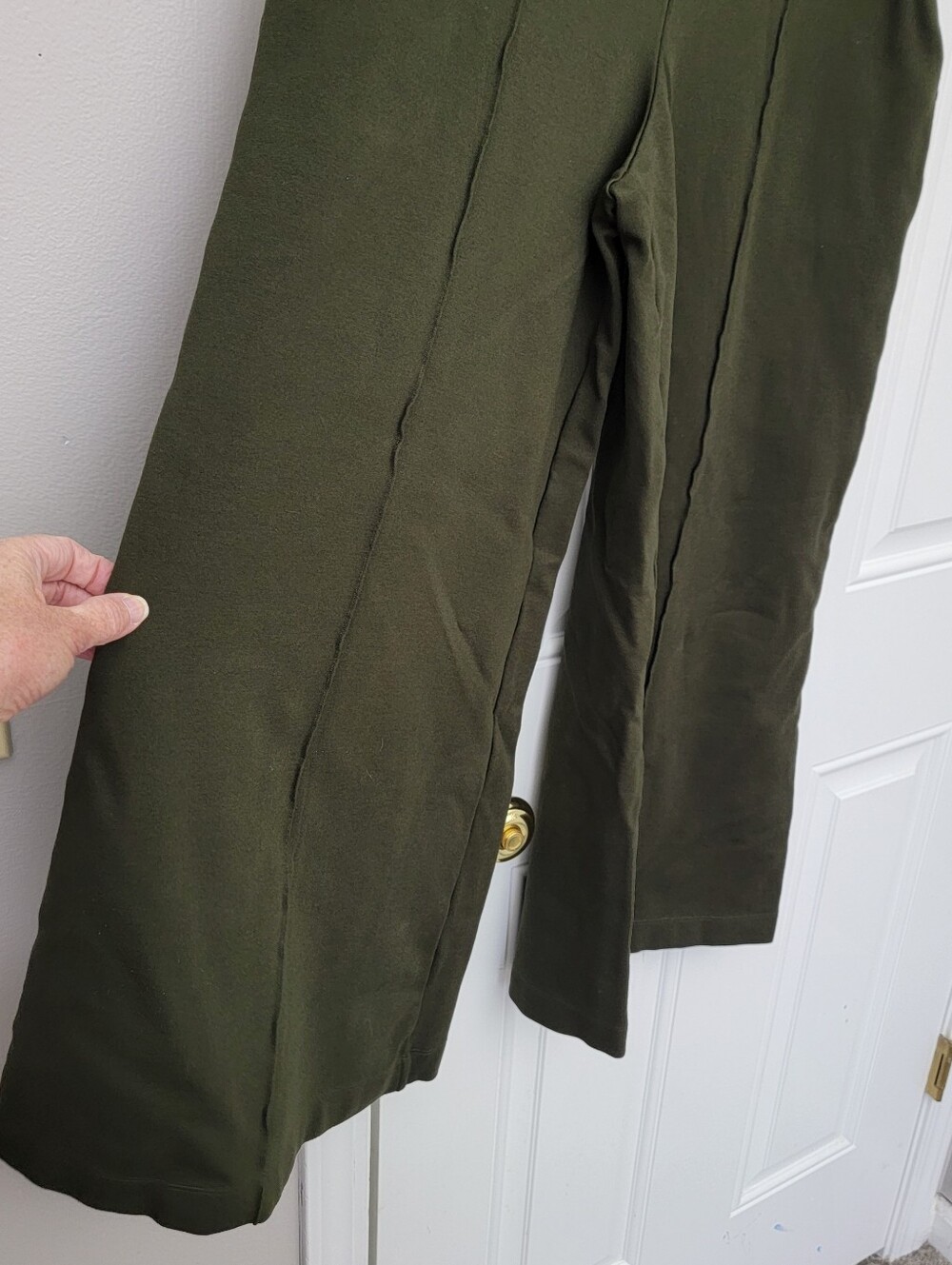 Quince Ultra-Stretch Ponte Super Wide Leg Ankle Pants Olive Green Size Large - Picture 4 of 11